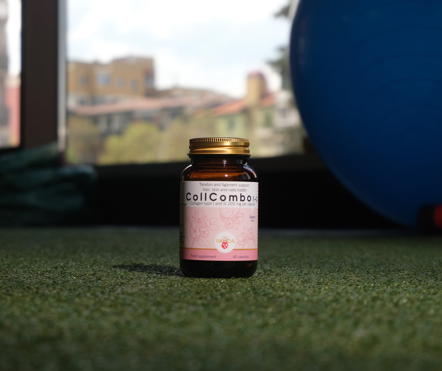 CollCombo 1+3 – хранителна добавка за поддържане на еластичността и косата.